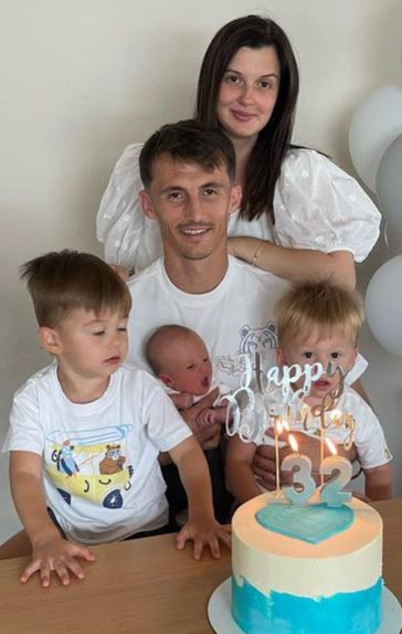Ante Budimir celebrating his 32nd birthday with his wife and children